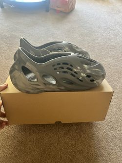 Mx Granite Yeezy Foam Runner 