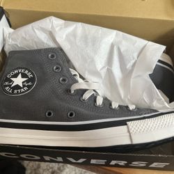 Converse Chuck Taylor All-Stars hightop dark gray men’s size 7 1/2 women’s size 9 1/2
