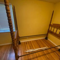 Four Poster Twin Bedoom Set 3 Piece