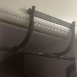 Pull Up Bar 
