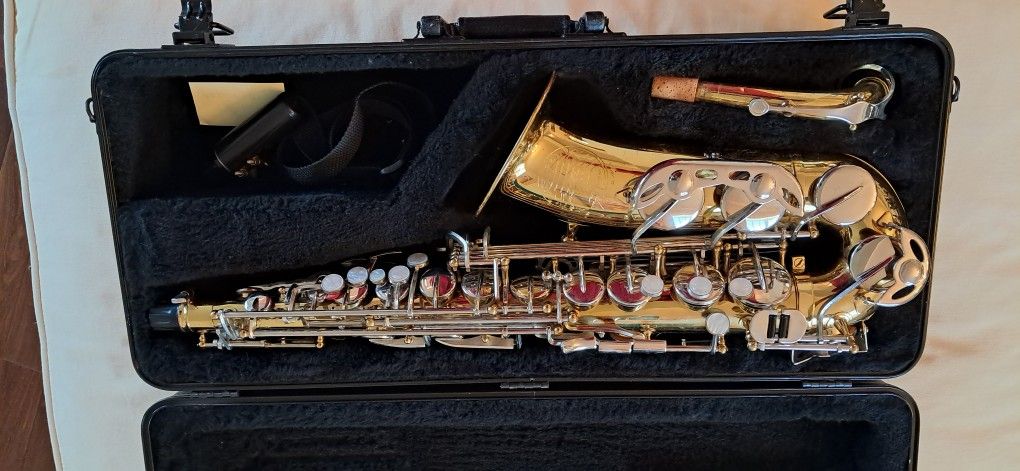 Alto Sax Conn Selmer 24M Used
