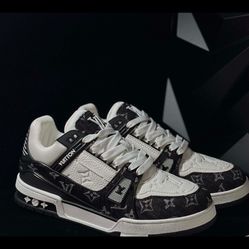 Louis Vuitton Trainers (140)