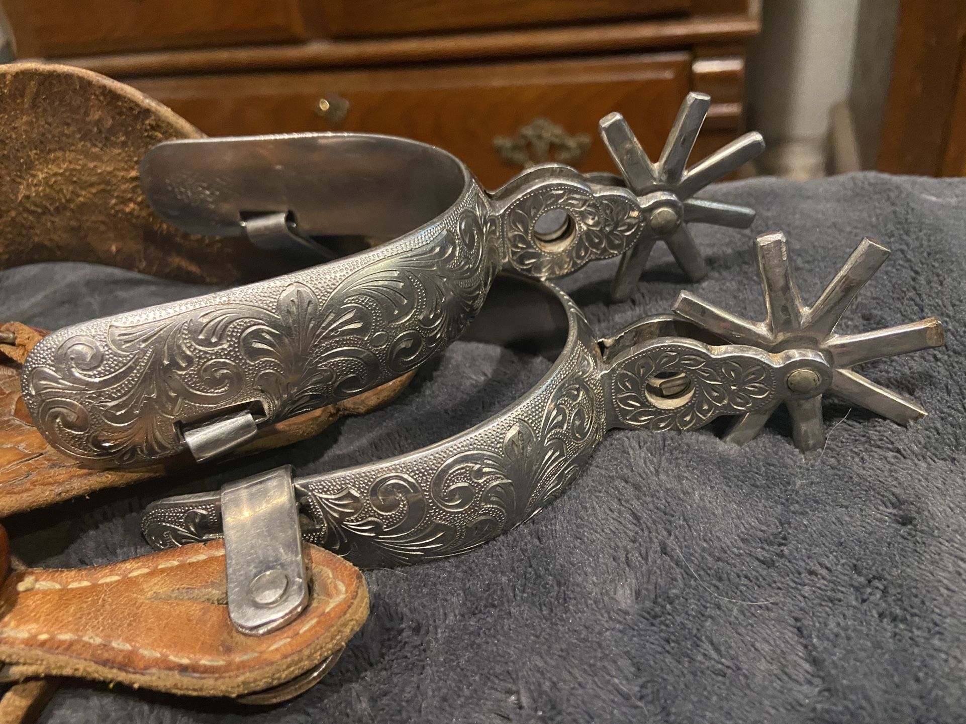 Horse spurs