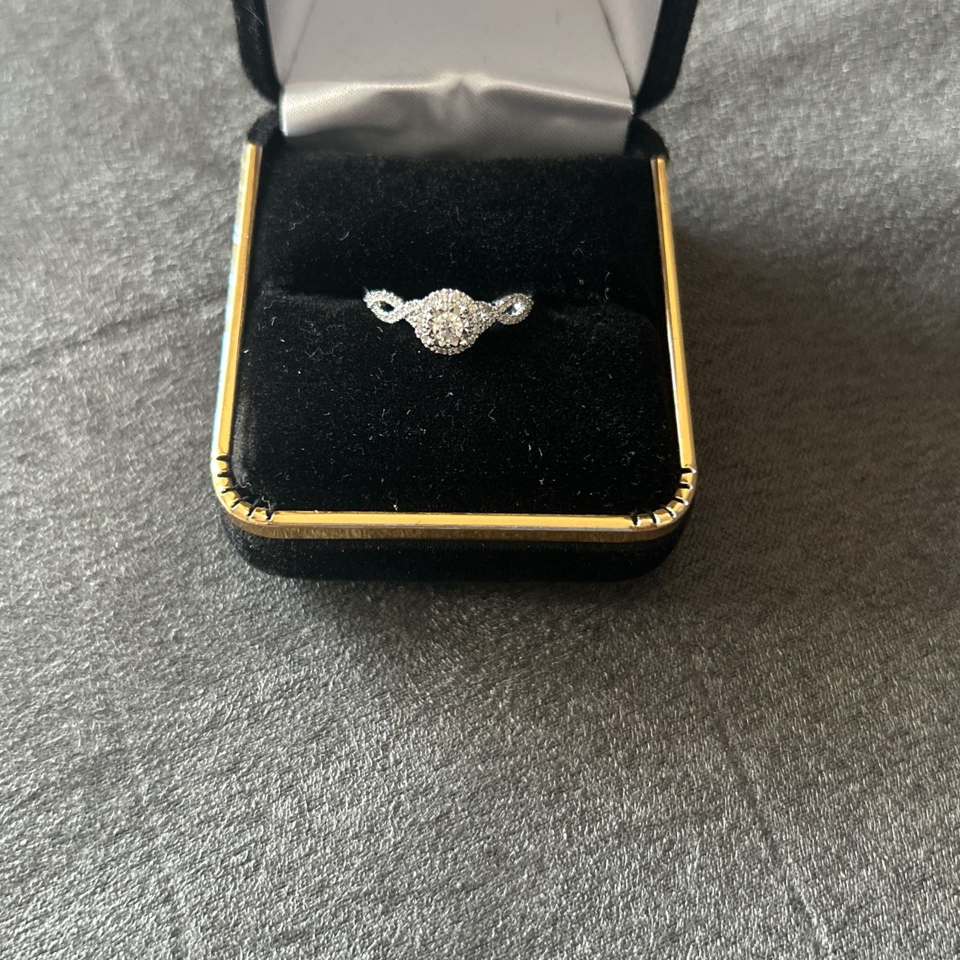 14K White Gold Real Diamond Ring Size 6