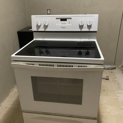 Whirlpool Smooth Top Stove Pre-owned $350