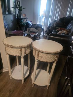 2 side indoor tables
