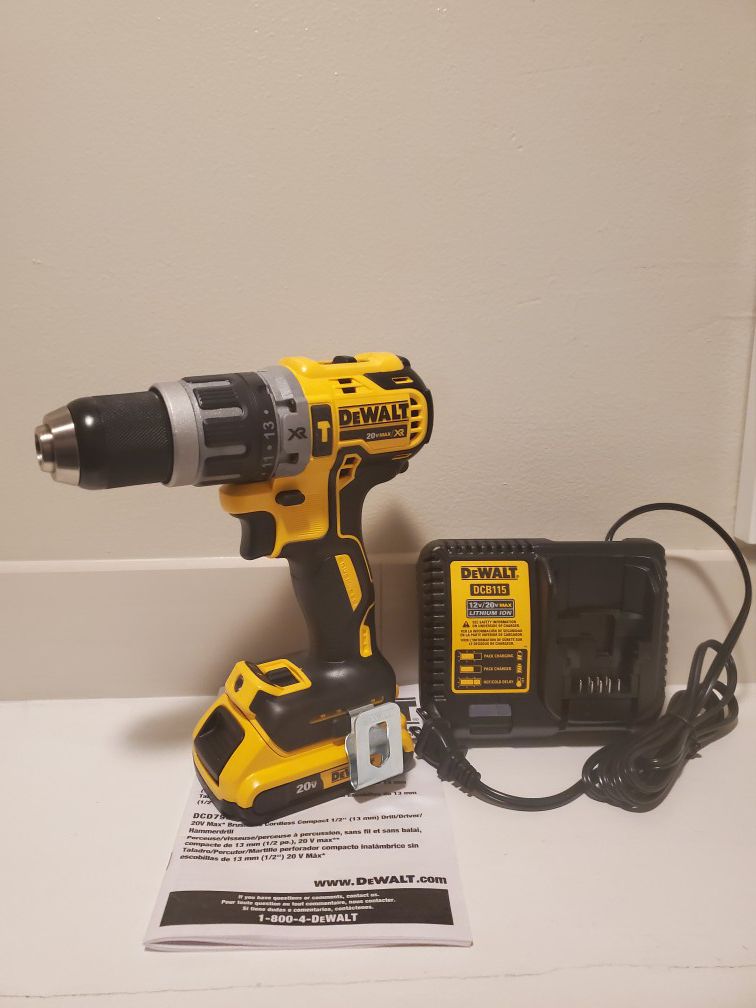 DEWALT 20-Volt MAX Brushless Cordless 1/2 in. Compact Hammer Drill+battery and charger