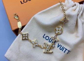 New 18k stainless steel gold comes with dust bag only