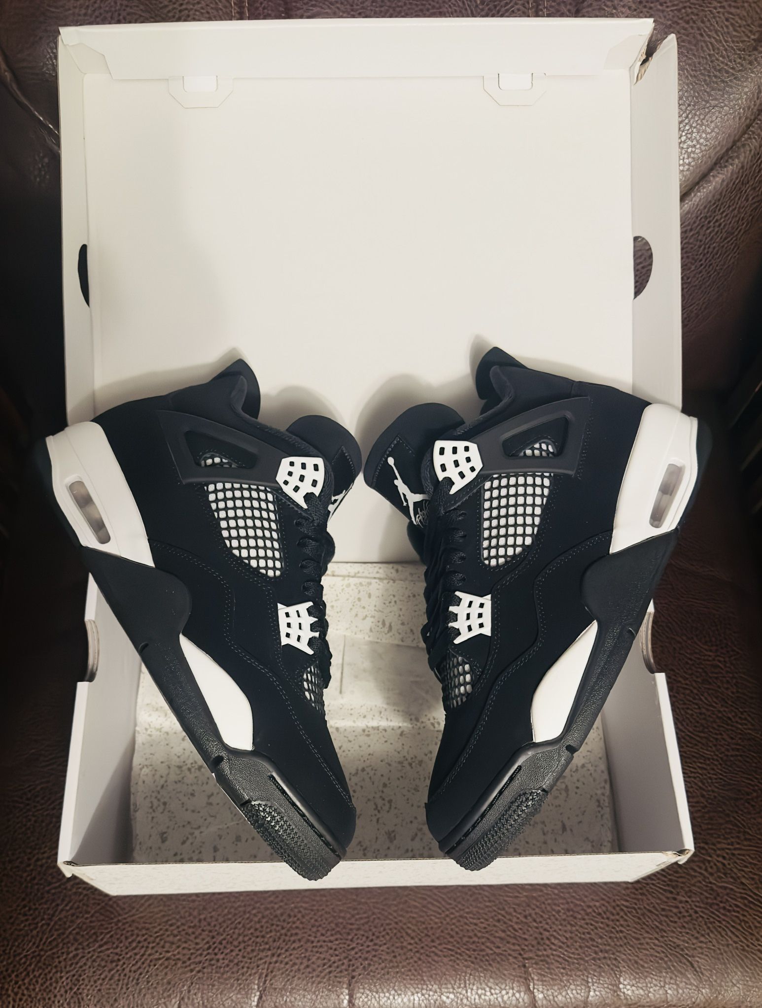 Jordan 4 White Thunder