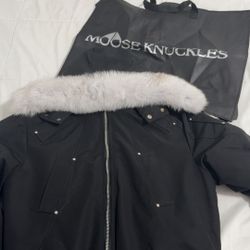 Moose knuckle size Xl can fit L (read description) tryna trade for moose knuckle 3q