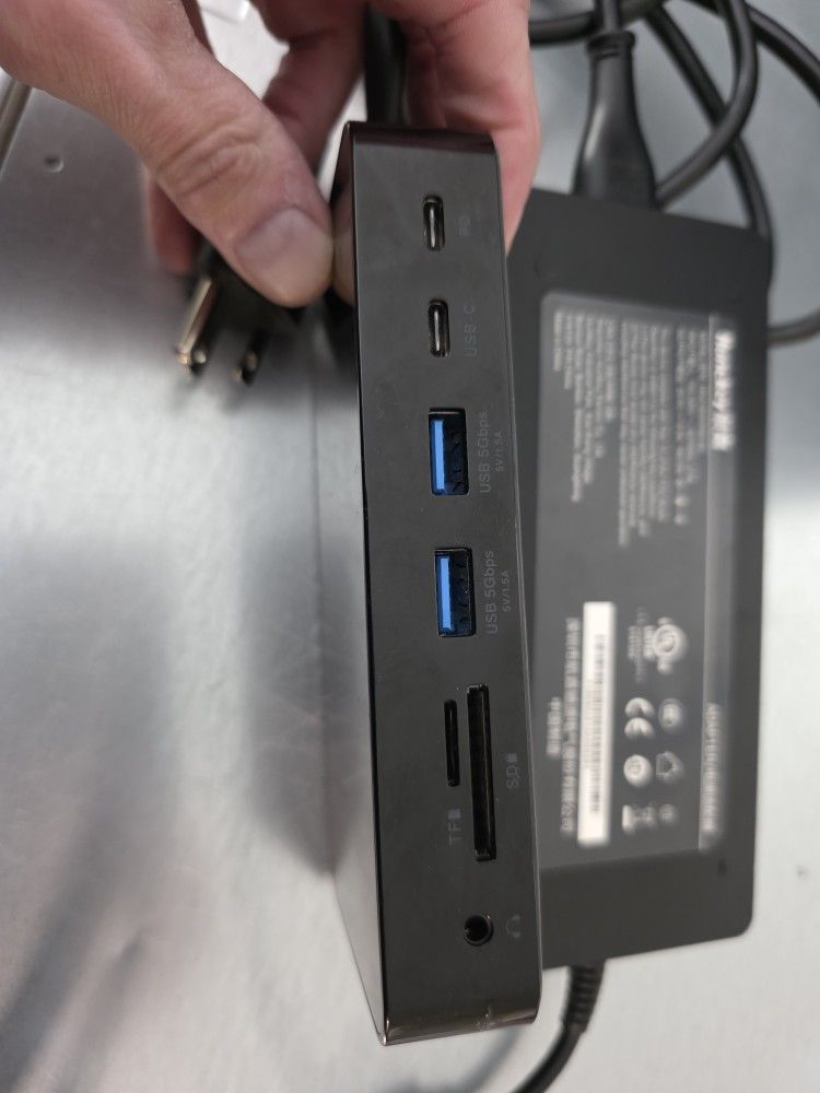 iVANKY Dual 4K monitor USB C docking station