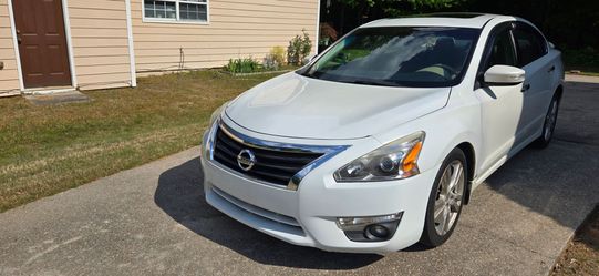 Must See! 2013 Nissan Altima 3.5 SV! Low Miles! Great Shape! Must See!