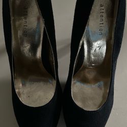 Sz 6 Women’s Black Suede Attention High Heels