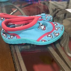Whater Shoes Size 9/10