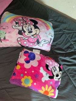 Minnie Mouse Throw Blanket & Pillow