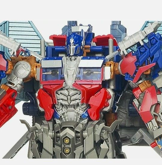 Transformer DA32 Ultimate Optimus Prime DOTM Action Figure for