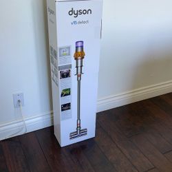 Brand new Dyson v15 vacuum 