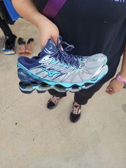 Mizuno Running Shoes S8ze 8 Womens