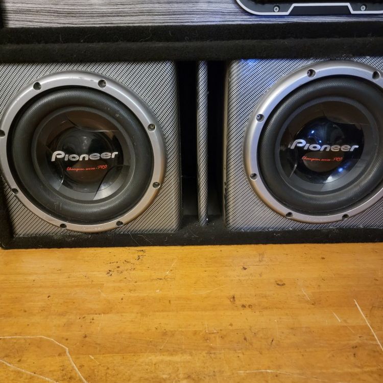 Lucky bossen Broers en zussen Champion Pro Series By Pioneer 12 Inch Monster Subs Sleek Vinyl Vented Box!  $500 Firm Rare Subwoofers! for Sale in Portland, OR - OfferUp