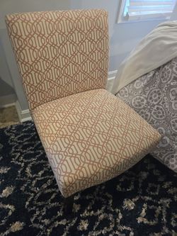 Sitting chairs