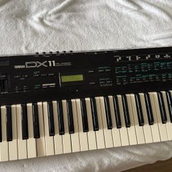 Yamaha DX11 Vintage 61-Key FM Synthesizer – Broken Key, AS-IS