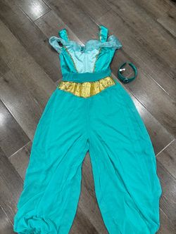 Costume