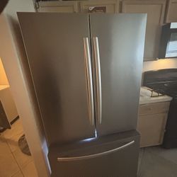 Refrigerator 