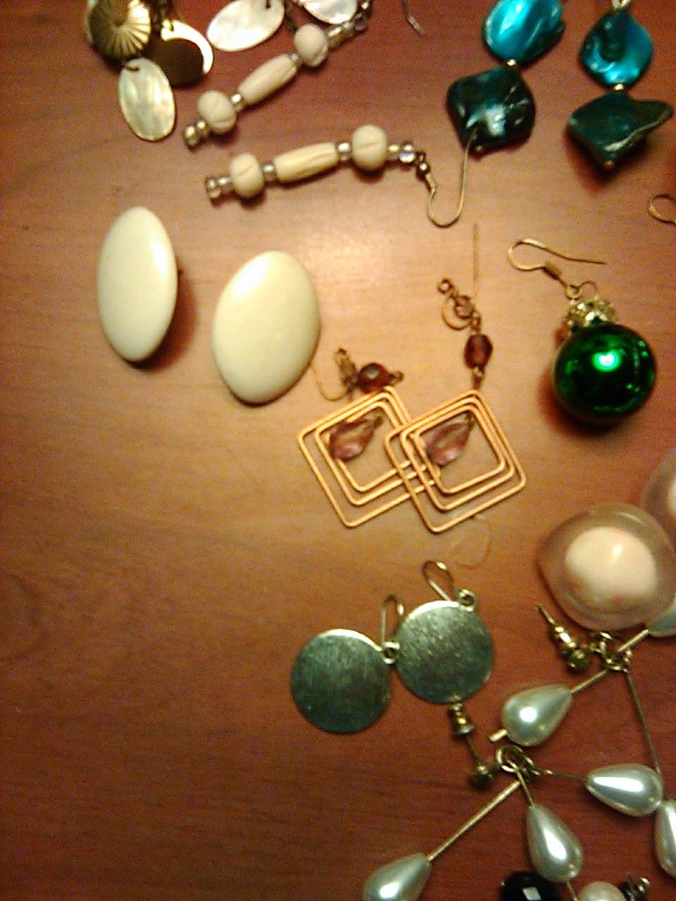 19 pairs earrings 2 pendants 3 pins
