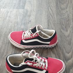 WOMEN'S VANS ATHLETIC SHOES SIZE 8 