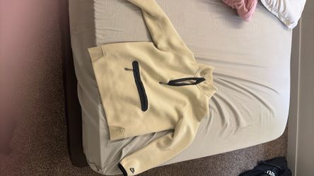Large nike tech quarter zip