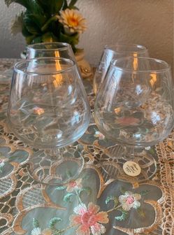 Set of 4 Princess House small wine Glasses