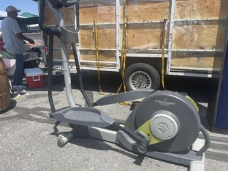 Proform SpaceSaver 500 Elliptical 250 Pounds Weight Capacity 10 Series Workout for Sale in Highland CA OfferUp