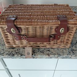 Picnic basket