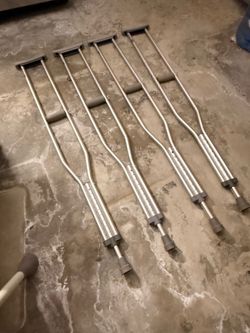 Two sets of crutches!! 5’2-6’3 size!