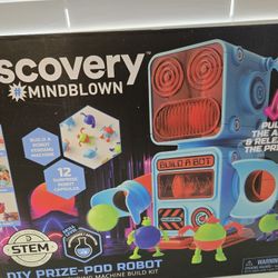 Discovery #Mindblown DIY Prize-Pod Robot 52-Piece Retro Vending Machine Build Kit