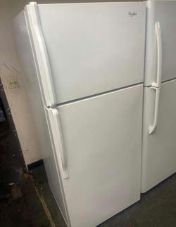 Whirlpool Top Mount Refrigerator, White, Good Condition with Adjustable Shelves