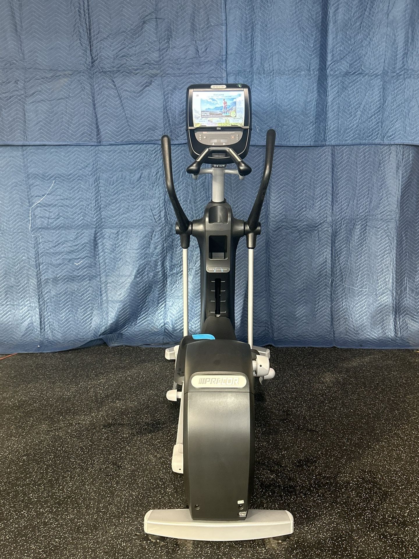 Precor EFX 885 Elliptical w/Converging Crossramp