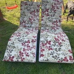 Sun Loungers W/cushions Like New  50$ Each Or 2/90$ 