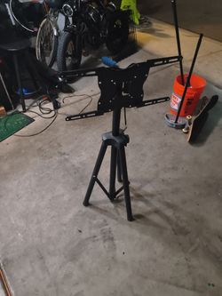 Tv tripod