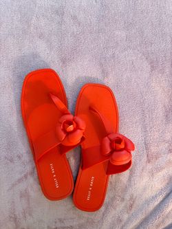 Women’s sandal size 11