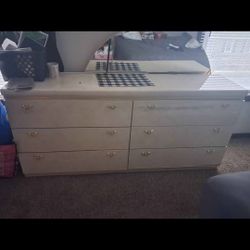 Used Dresser And Mirror _great.condition. 