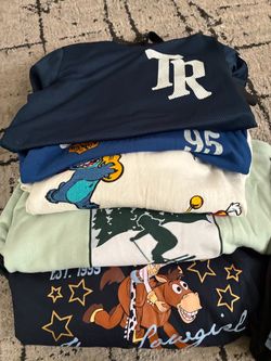 Clothes/shoes