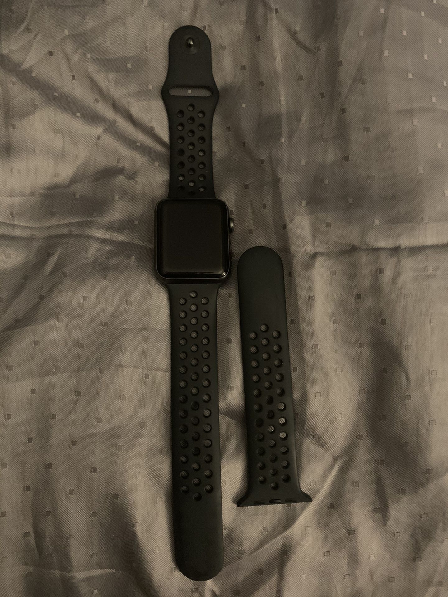 Apple Watch Series 3 + Nike Edition 42mm (GPS/Cellular)