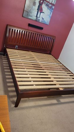 Wood Platform Bed Frame with Slatted Headboard