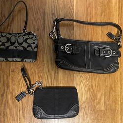 Coach - Wristlet Lot 