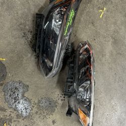 2024-26 NISSAN SENTRA HEADLIGHTS BLACK HOUSING OEM