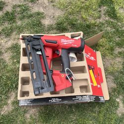 Milwaukee 16 Gauge Angled Nailer
