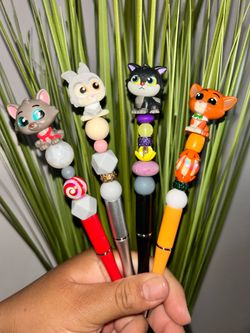 Disney Doorable beaded pens  Marie/Robin Hood/Lucifer/Thumper