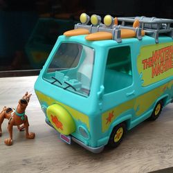 Scooby-Doo figure and The Mystery Machine Van toys
