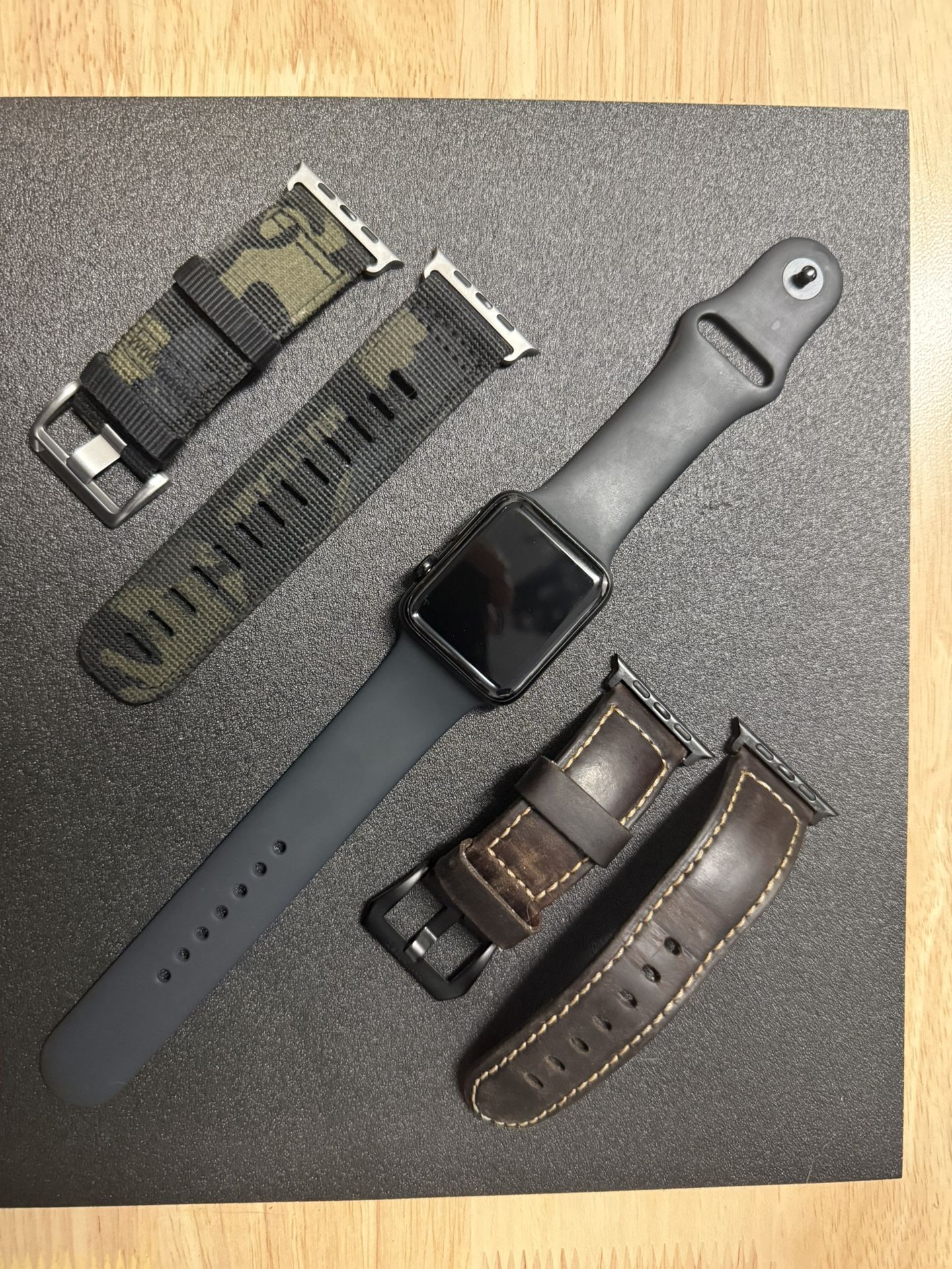 10/10 Condition ( APPLE WATCH Series 3 / Stainless Steel / LTE & Bluetooth )